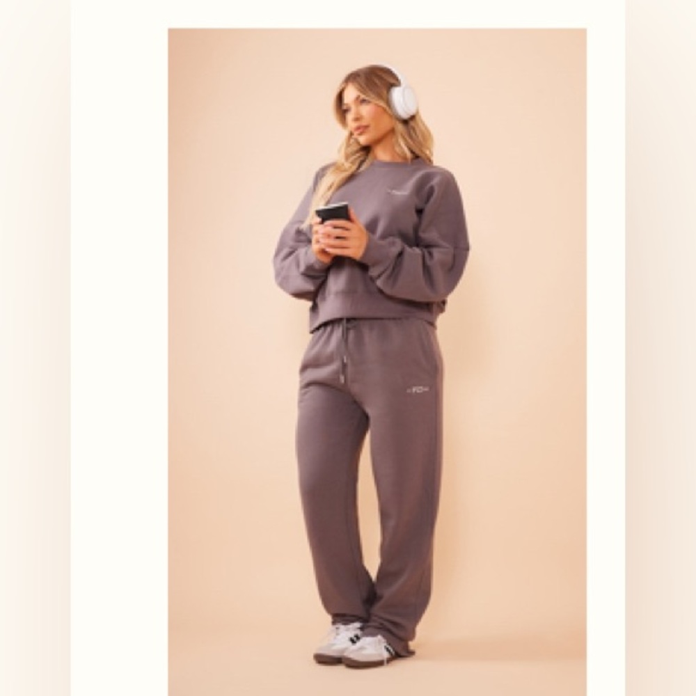 plt charcoal colored straight leg sweatpants